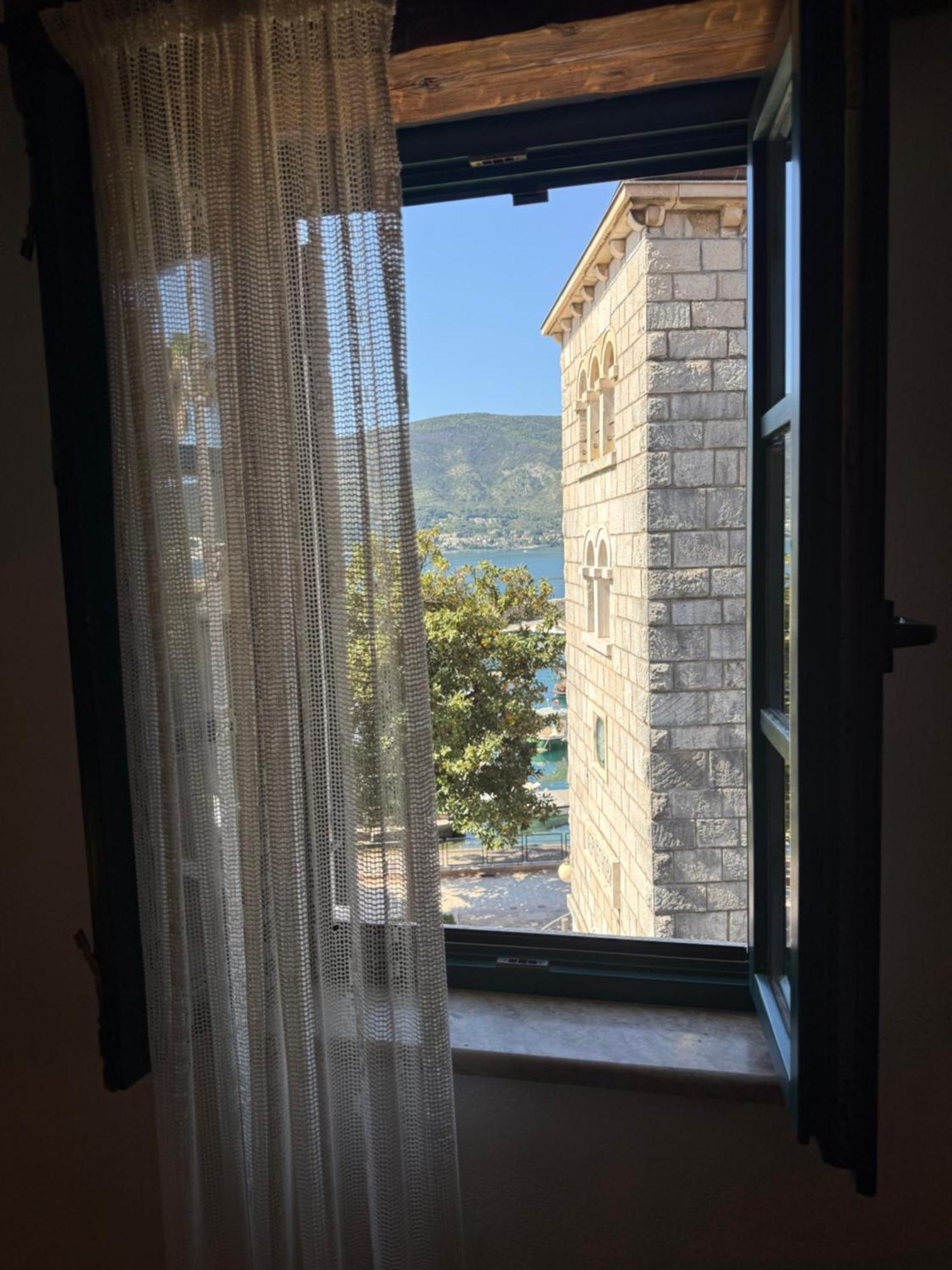 Skver Studio Apartments Herceg Novi Kültér fotó